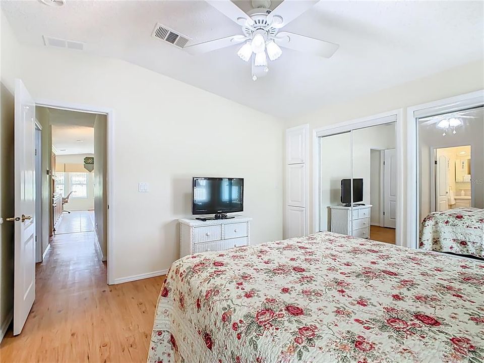 Active With Contract: $245,000 (2 beds, 2 baths, 1104 Square Feet)