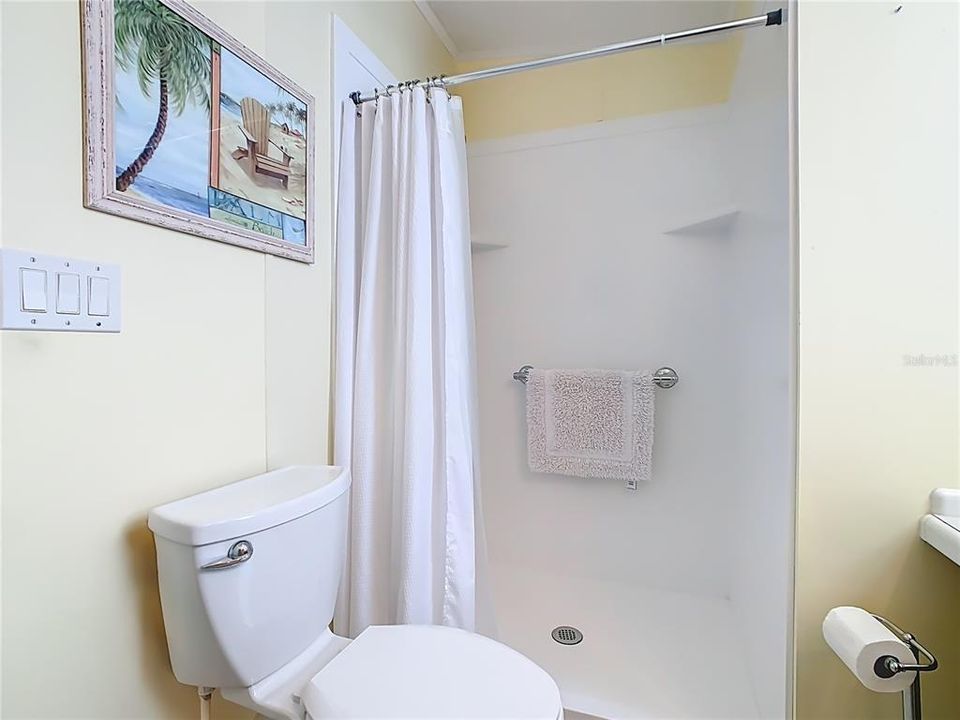 Active With Contract: $245,000 (2 beds, 2 baths, 1104 Square Feet)