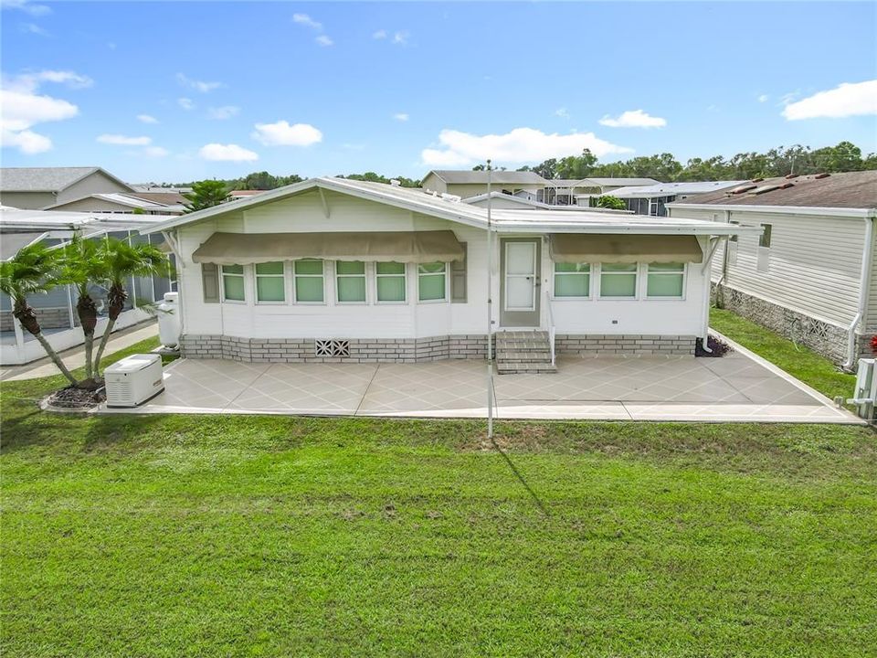 Active With Contract: $245,000 (2 beds, 2 baths, 1104 Square Feet)