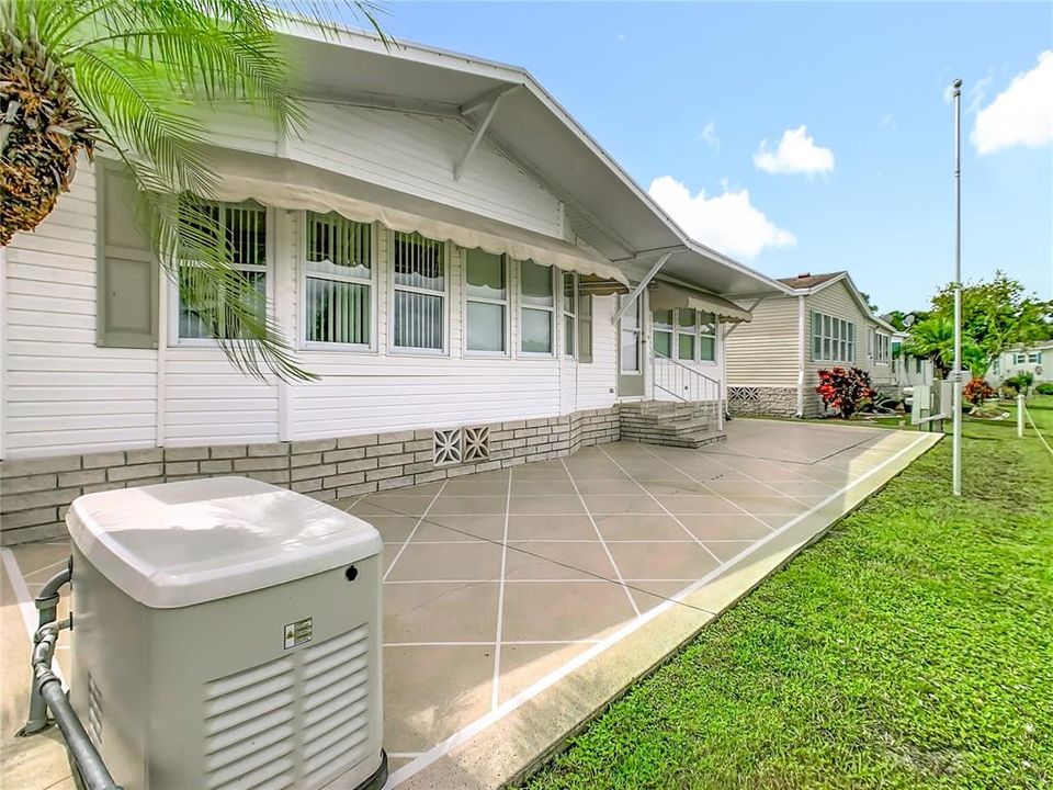 Active With Contract: $245,000 (2 beds, 2 baths, 1104 Square Feet)