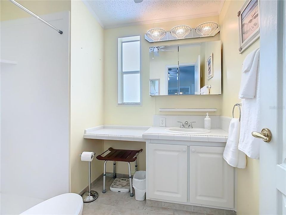 Active With Contract: $245,000 (2 beds, 2 baths, 1104 Square Feet)