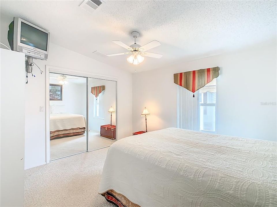 Active With Contract: $245,000 (2 beds, 2 baths, 1104 Square Feet)