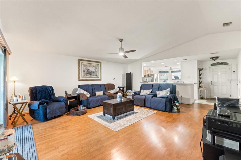 En Venta: $250,000 (3 camas, 2 baños, 1580 Pies cuadrados)