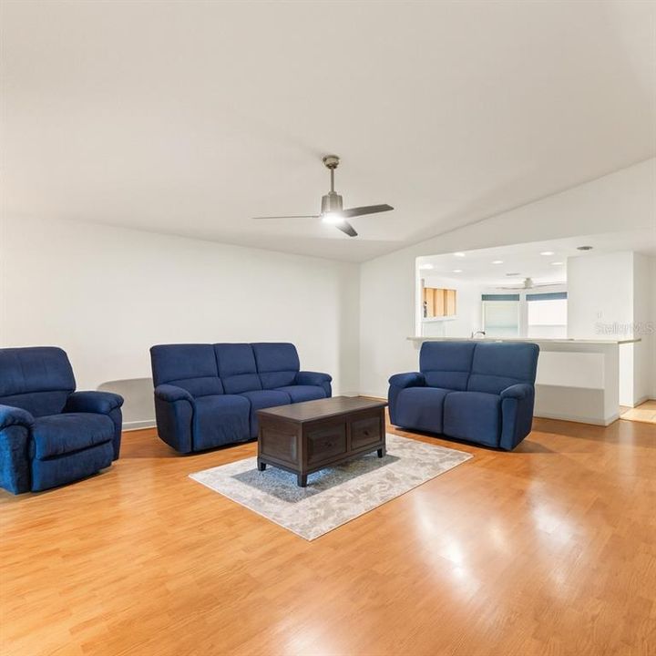 En Venta: $250,000 (3 camas, 2 baños, 1580 Pies cuadrados)