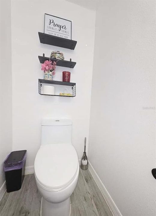 For Sale: $330,000 (3 beds, 2 baths, 1681 Square Feet)