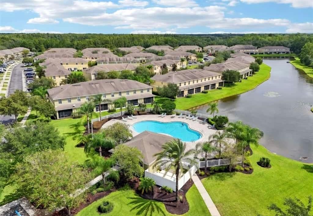 For Sale: $330,000 (3 beds, 2 baths, 1681 Square Feet)