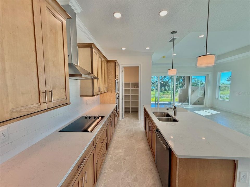 待售: $1,245,000 (3 贝兹, 2 浴室, 2301 平方英尺)