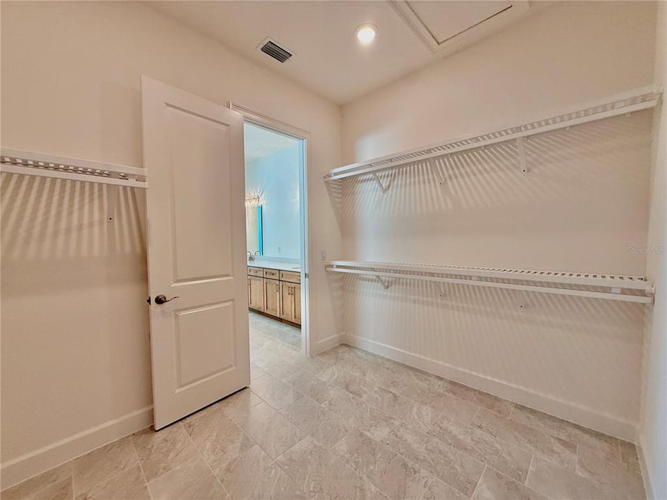 待售: $1,245,000 (3 贝兹, 2 浴室, 2301 平方英尺)