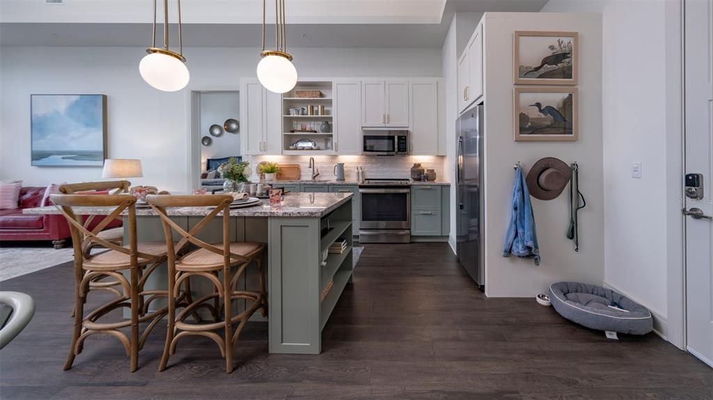 出租: $2,192 (1 贝兹, 1 浴室, 810 平方英尺)