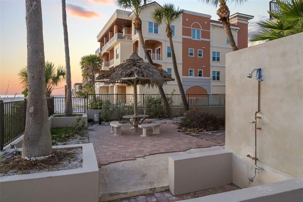 待售: $995,000 (3 贝兹, 2 浴室, 1480 平方英尺)