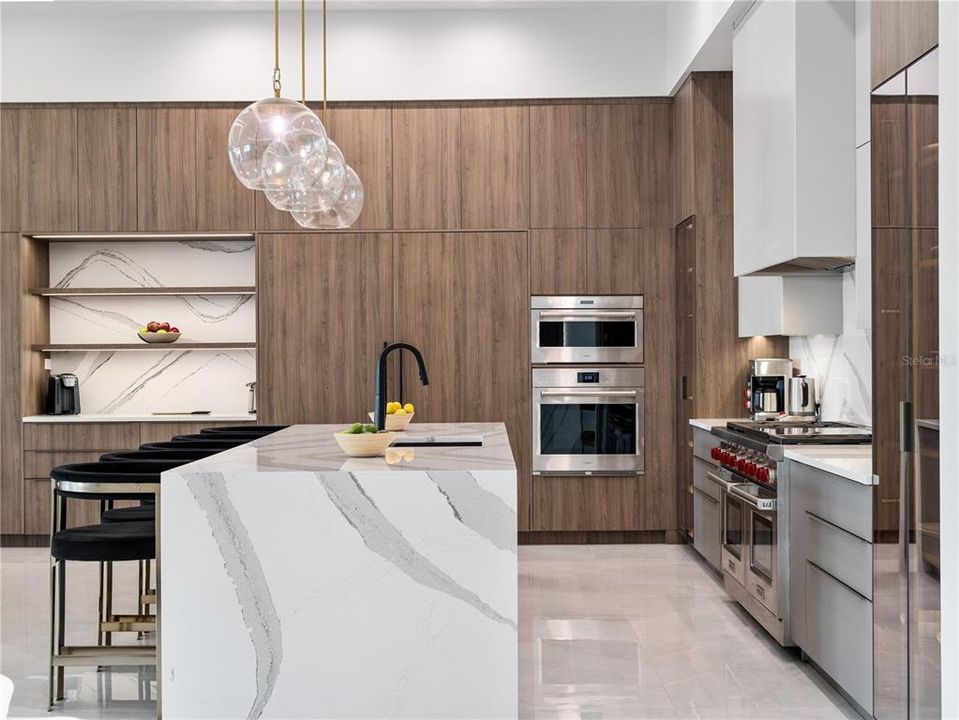 For Sale: $8,250,000 (11 beds, 11 baths, 10436 Square Feet)