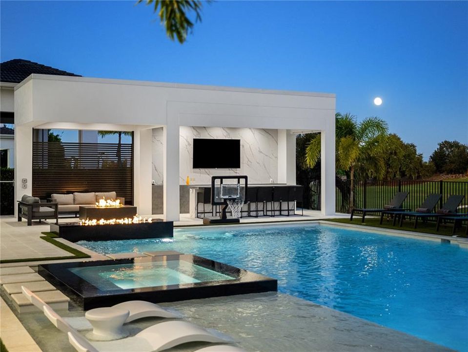 For Sale: $8,250,000 (11 beds, 11 baths, 10436 Square Feet)