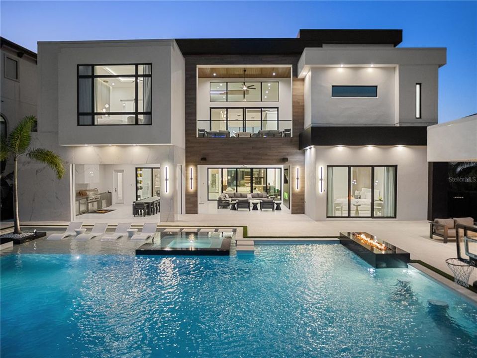 For Sale: $8,250,000 (11 beds, 11 baths, 10436 Square Feet)