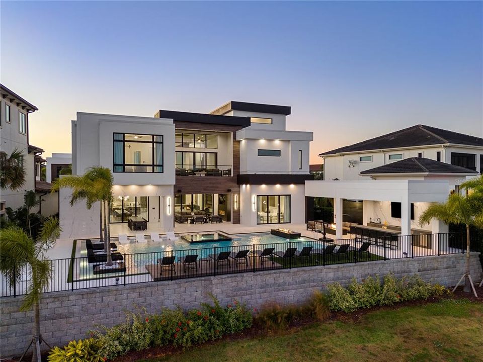 For Sale: $8,250,000 (11 beds, 11 baths, 10436 Square Feet)