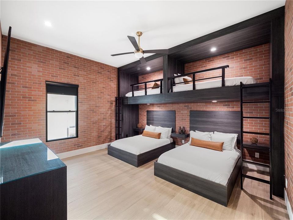 For Sale: $8,250,000 (11 beds, 11 baths, 10436 Square Feet)