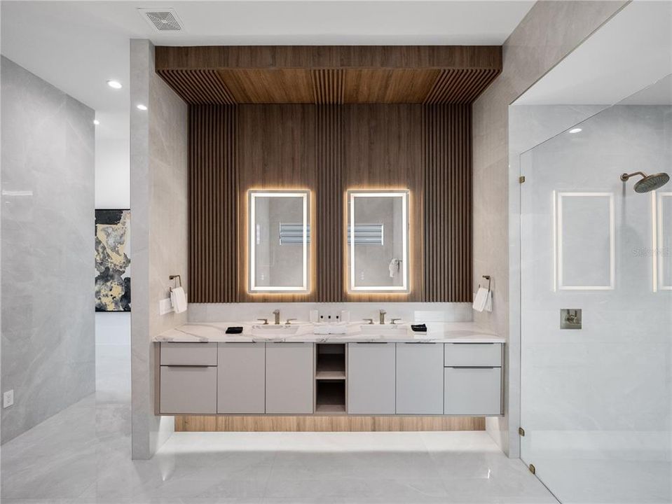 For Sale: $8,250,000 (11 beds, 11 baths, 10436 Square Feet)