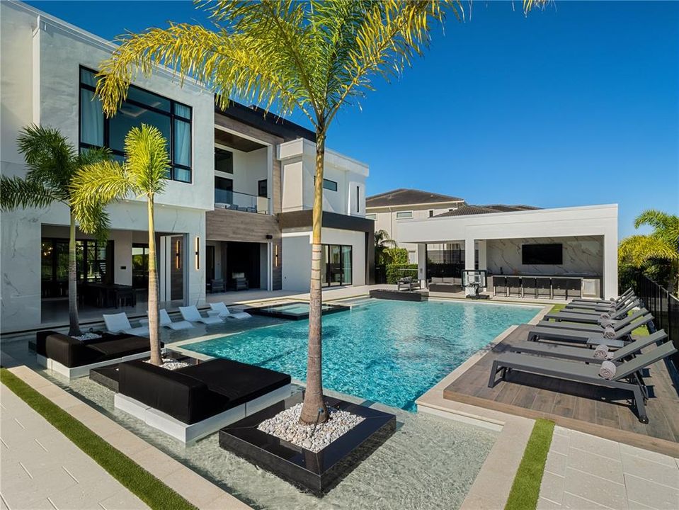 For Sale: $8,250,000 (11 beds, 11 baths, 10436 Square Feet)