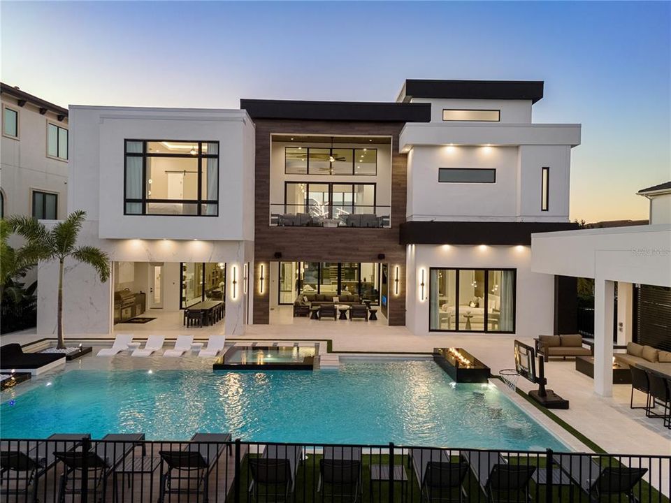 For Sale: $8,250,000 (11 beds, 11 baths, 10436 Square Feet)