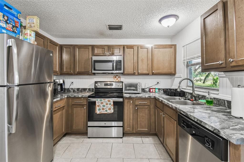 待售: $239,900 (3 贝兹, 1 浴室, 1022 平方英尺)