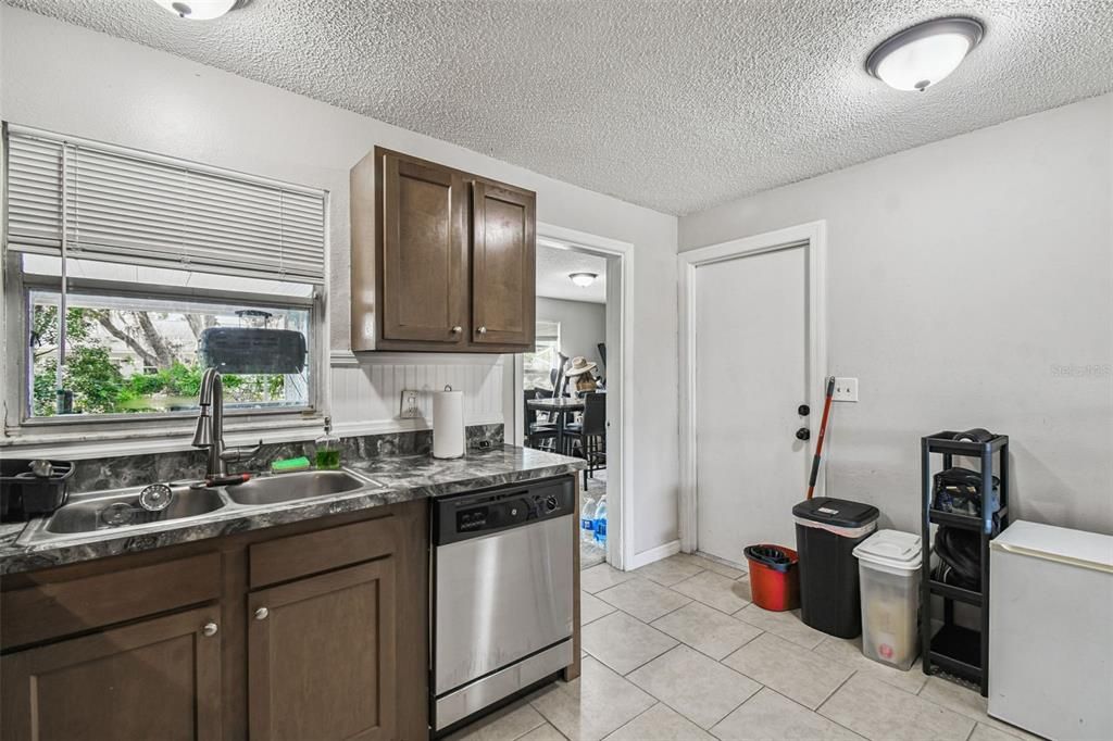 待售: $239,900 (3 贝兹, 1 浴室, 1022 平方英尺)