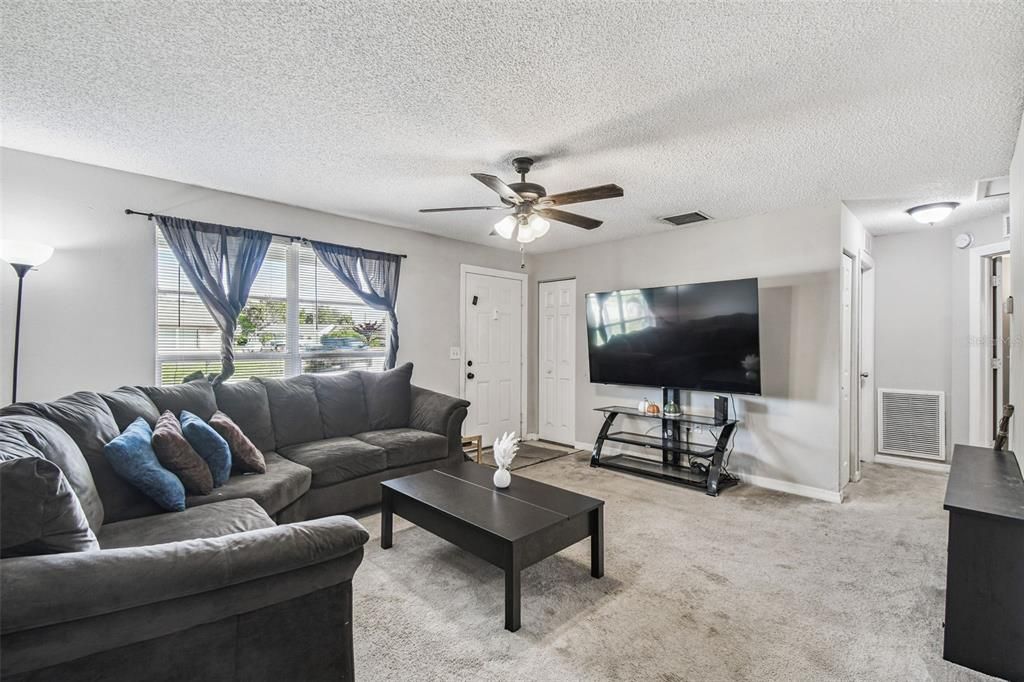 待售: $239,900 (3 贝兹, 1 浴室, 1022 平方英尺)