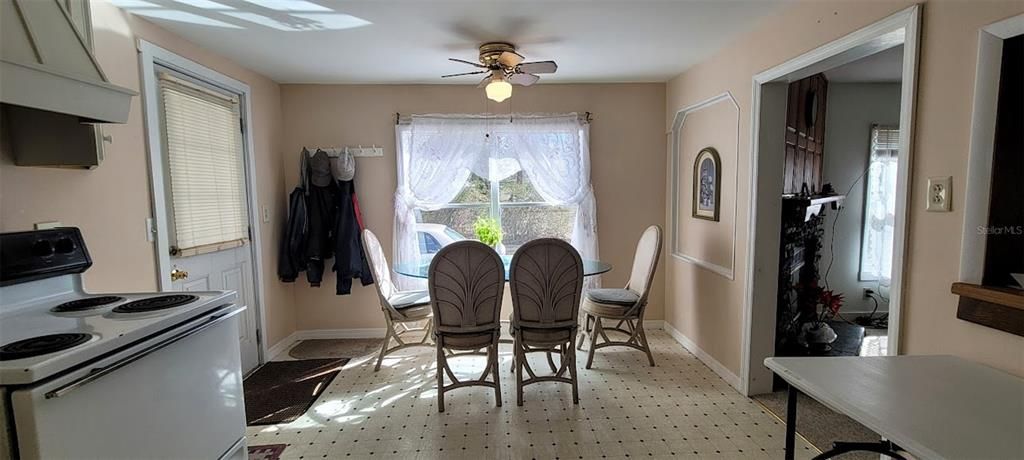 For Sale: $234,900 (3 beds, 2 baths, 1344 Square Feet)