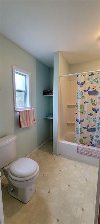 For Sale: $234,900 (3 beds, 2 baths, 1344 Square Feet)