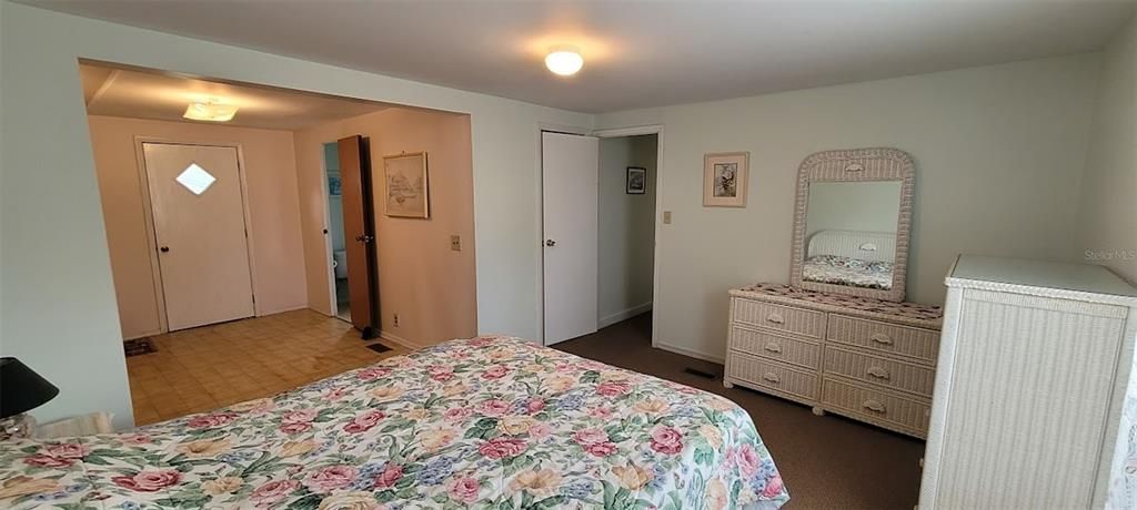 For Sale: $234,900 (3 beds, 2 baths, 1344 Square Feet)