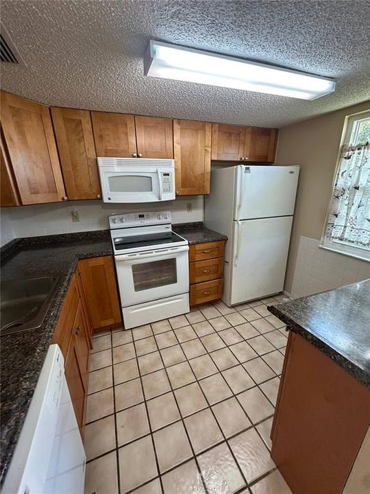 Activo con contrato: $94,900 (2 camas, 2 baños, 954 Pies cuadrados)