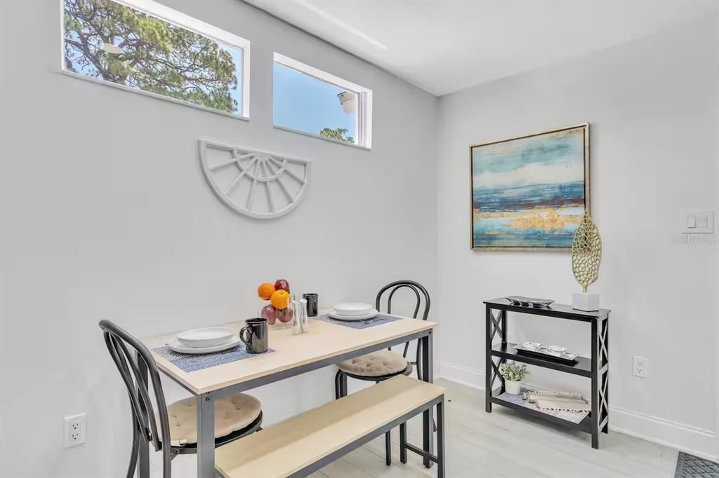 出租: $1,995 (1 贝兹, 1 浴室, 950 平方英尺)