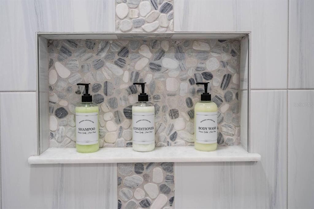 出租: $1,995 (1 贝兹, 1 浴室, 950 平方英尺)