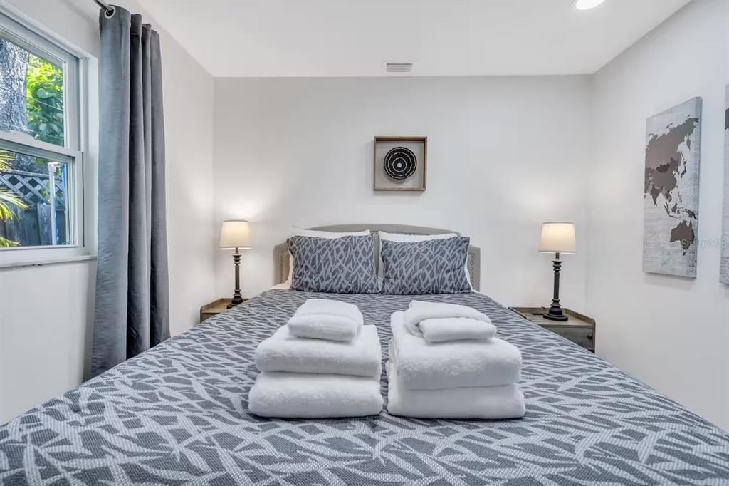 出租: $1,995 (1 贝兹, 1 浴室, 950 平方英尺)