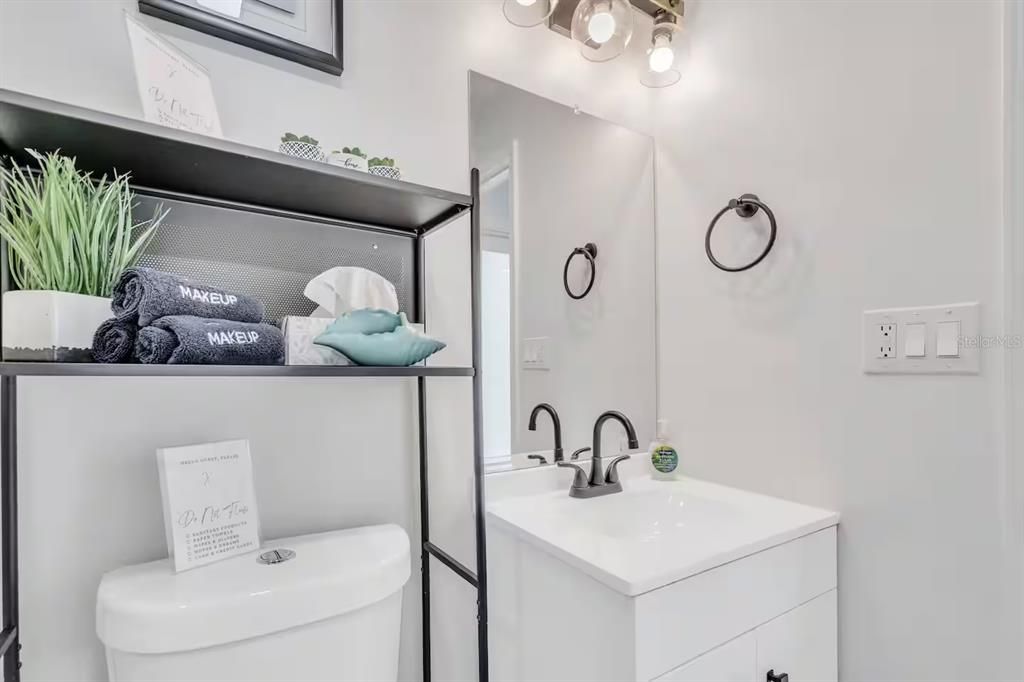 出租: $1,995 (1 贝兹, 1 浴室, 950 平方英尺)