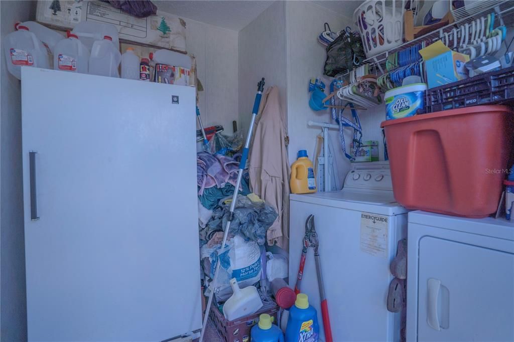 For Sale: $215,000 (3 beds, 2 baths, 1232 Square Feet)