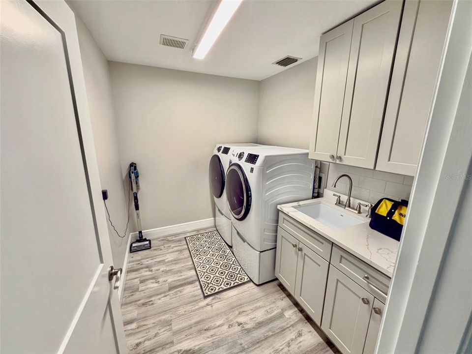 For Sale: $1,230,000 (4 beds, 3 baths, 2734 Square Feet)