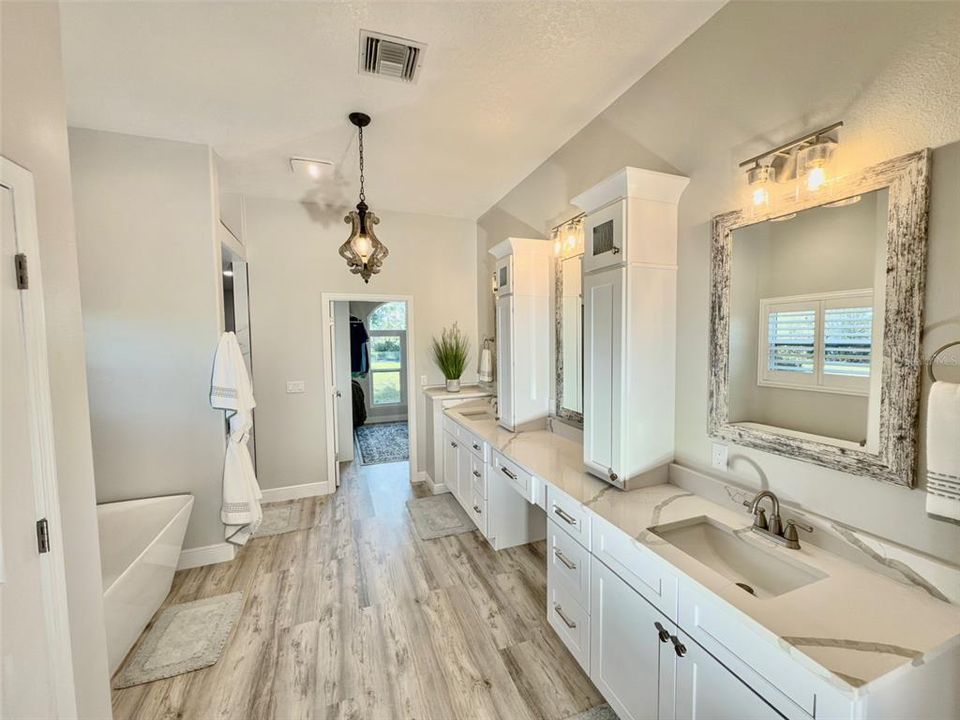 For Sale: $1,230,000 (4 beds, 3 baths, 2734 Square Feet)