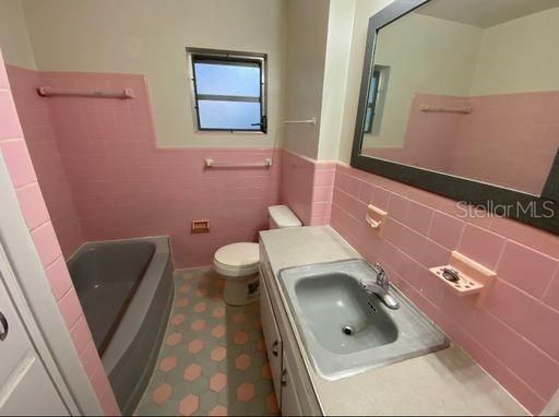 出租: $2,300 (4 贝兹, 3 浴室, 2665 平方英尺)