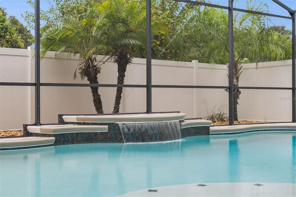 合同活跃: $515,000 (4 贝兹, 2 浴室, 2485 平方英尺)