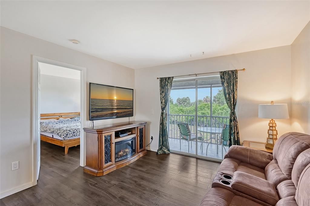 Activo con contrato: $134,900 (2 camas, 2 baños, 897 Pies cuadrados)