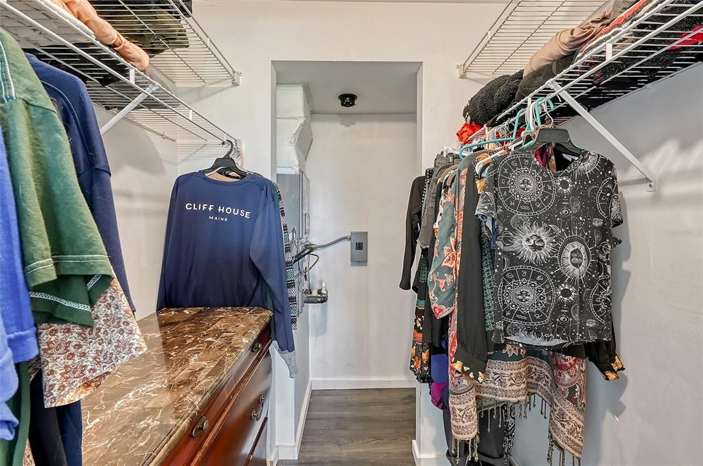 Activo con contrato: $134,900 (2 camas, 2 baños, 897 Pies cuadrados)