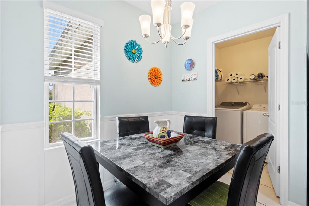 Под контрактом: $300,000 (3 спален, 2 ванн, 1576 Квадратных фут)