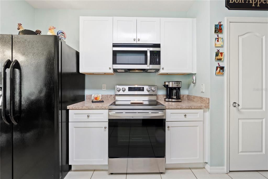 Под контрактом: $300,000 (3 спален, 2 ванн, 1576 Квадратных фут)