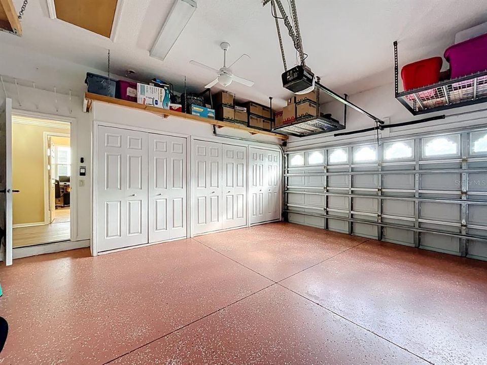 Под контрактом: $359,900 (3 спален, 2 ванн, 1946 Квадратных фут)