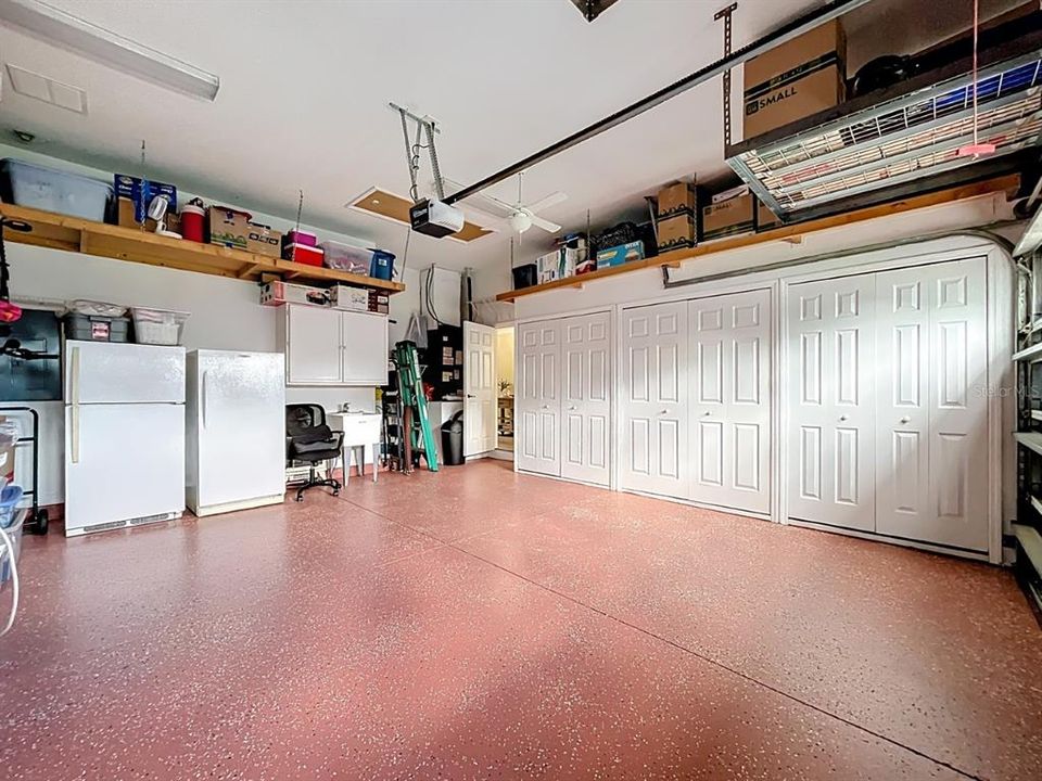 Под контрактом: $359,900 (3 спален, 2 ванн, 1946 Квадратных фут)