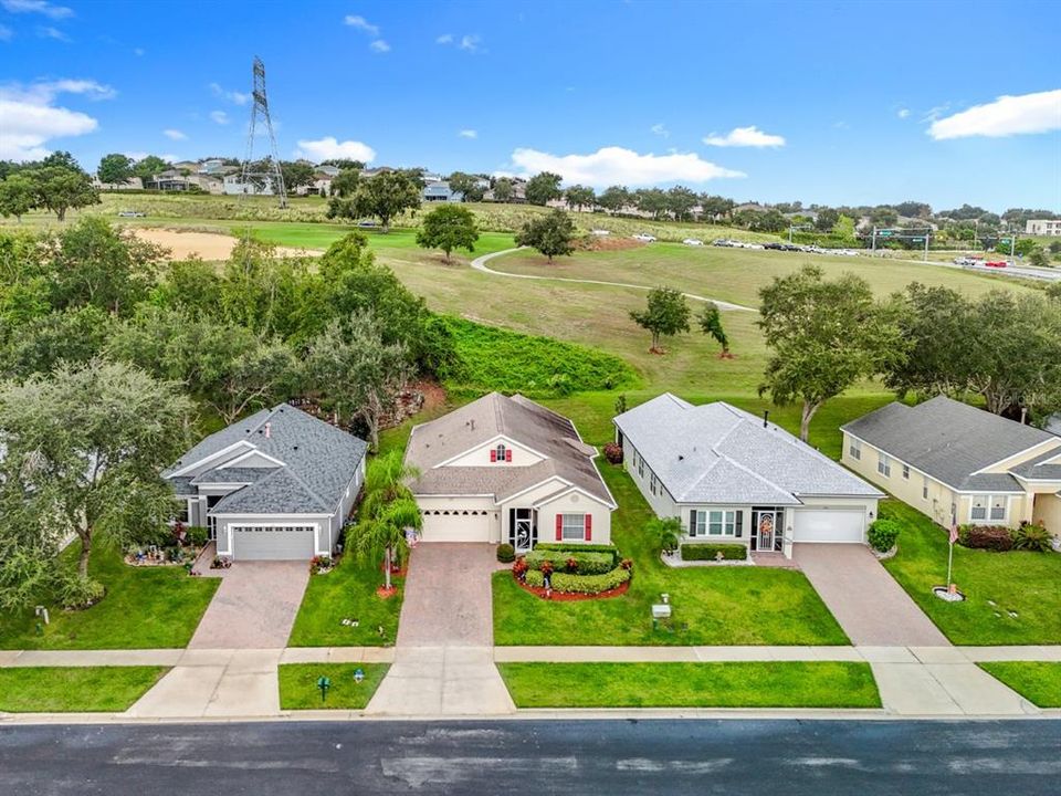 Под контрактом: $359,900 (3 спален, 2 ванн, 1946 Квадратных фут)