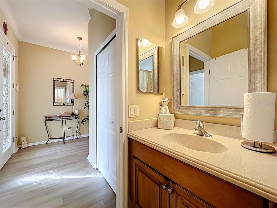 Под контрактом: $359,900 (3 спален, 2 ванн, 1946 Квадратных фут)