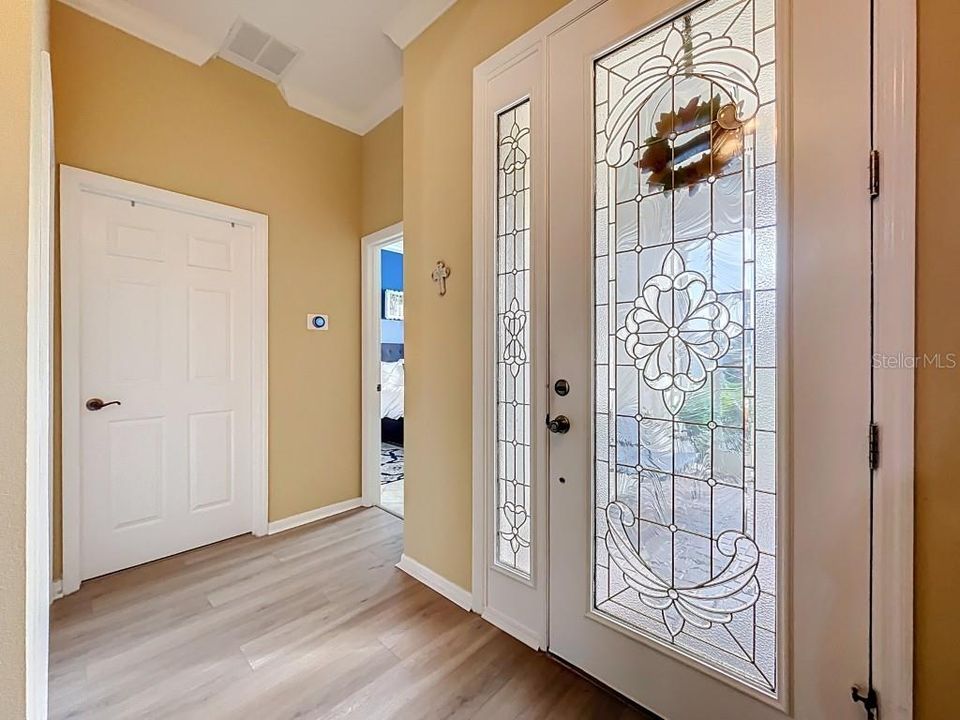 Под контрактом: $359,900 (3 спален, 2 ванн, 1946 Квадратных фут)