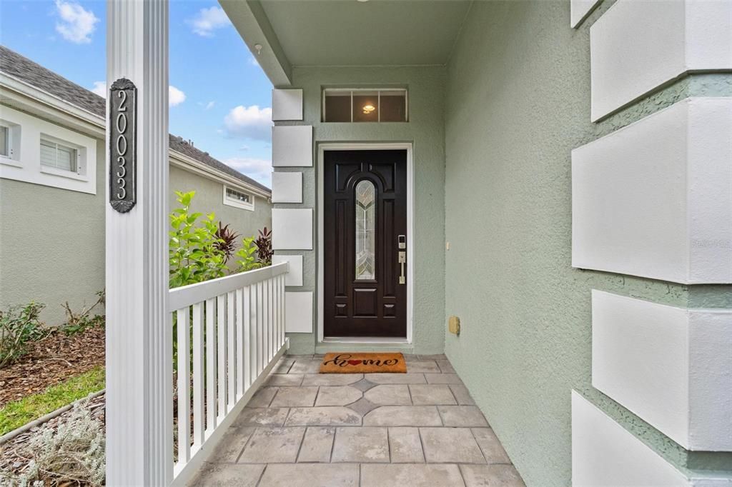 合同活跃: $2,600 (4 贝兹, 2 浴室, 1855 平方英尺)