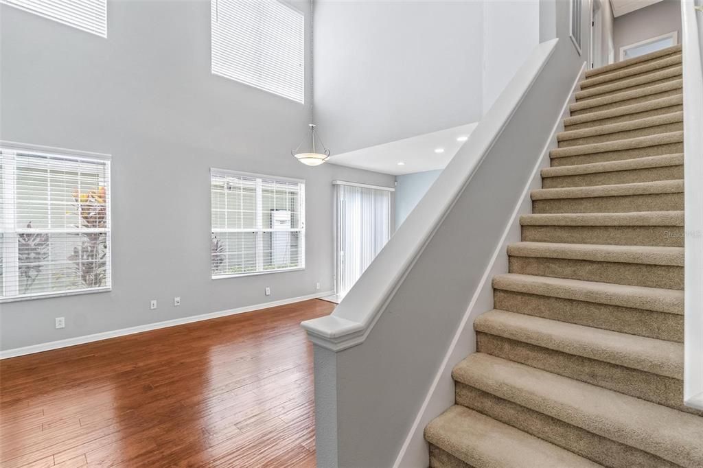 合同活跃: $2,600 (4 贝兹, 2 浴室, 1855 平方英尺)