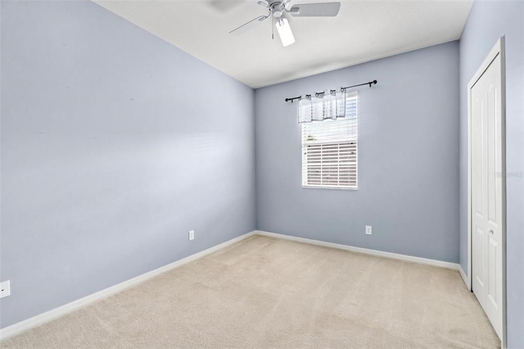 合同活跃: $2,600 (4 贝兹, 2 浴室, 1855 平方英尺)